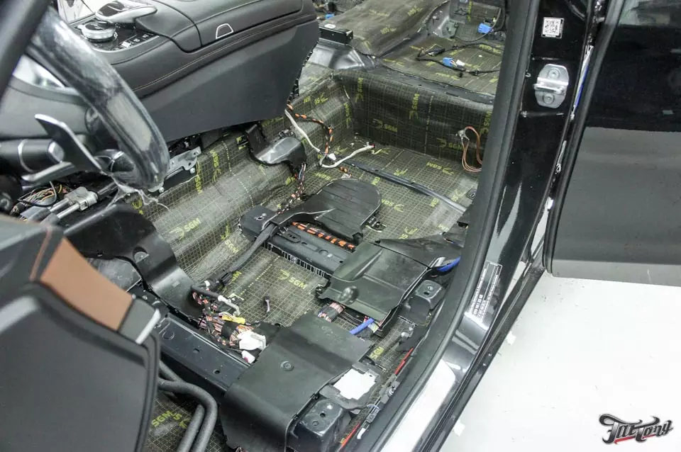 Mercedes S63 AMG. Постройка музыкальной системы взамен Burmester